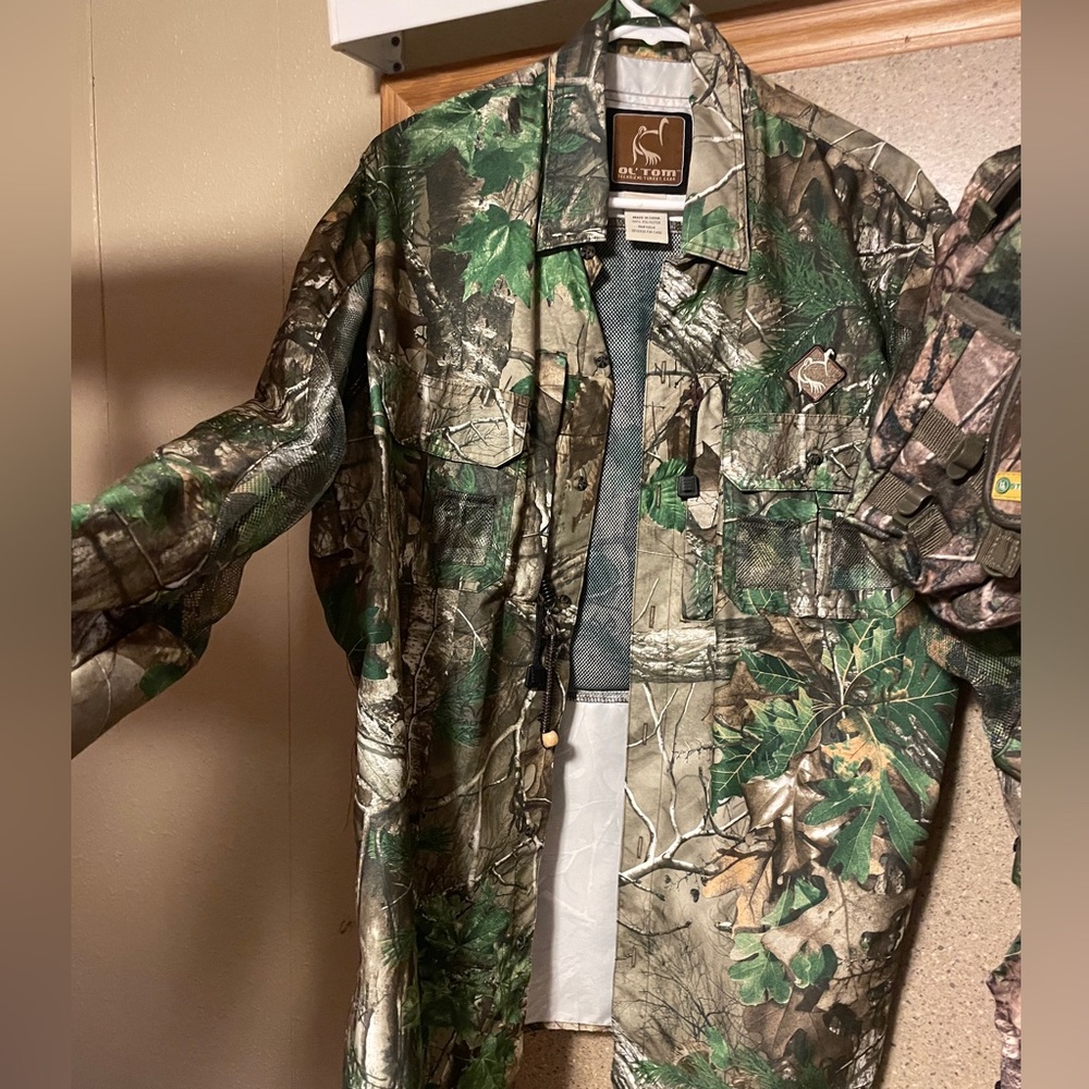 Ol’ Tom Turkey Hunting long sleeve shirt with Hat, Vest and Pouch.